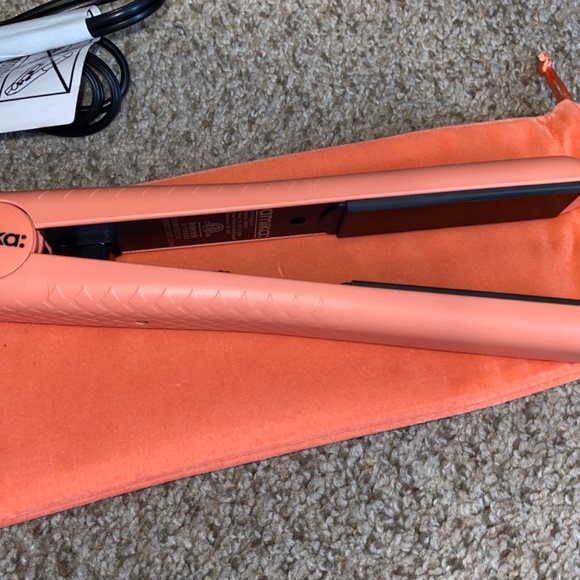 Limited edition Amika straightener main image 5